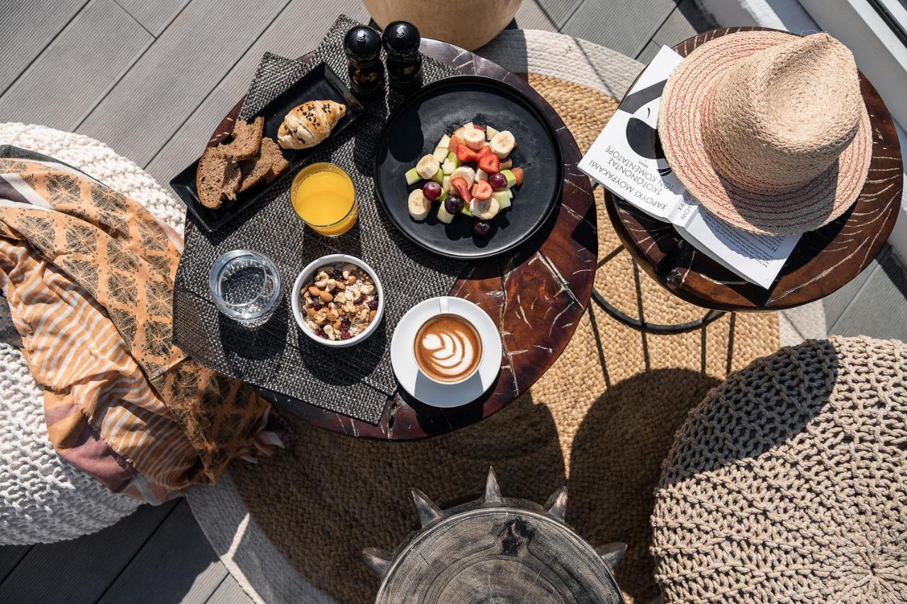 On The Rocks - Small Luxury Hotels Of The World (Adults Only) Imerovigli  Exterior foto